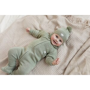 AW000201-87_Rel Babysuit classic_light moss-1124-FIN-WWW-10.jpg