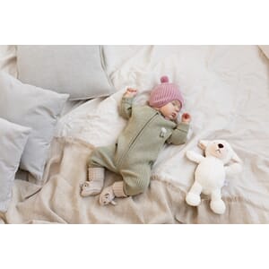 AW250216-05_Rel Babysuit rib_light moss_Babyhat rib_heather-FIN-WWW-7.jpg