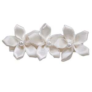 Sløyfe tre blomster Antique White